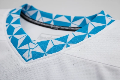 Diamond neck collar style for ice hockey jerseys