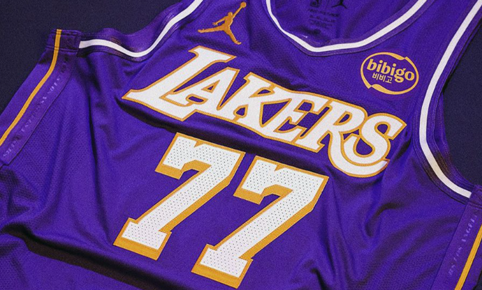 Top 10 Iconic Los Angeles Lakers Jerseys From Showtime to Black Mamba 26 image.png