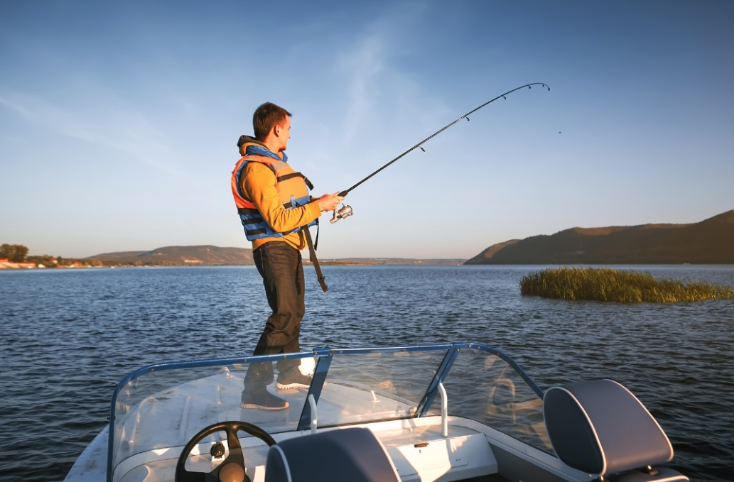 Baitcasting vs Spinning: Best Setup for Bass Fishing?