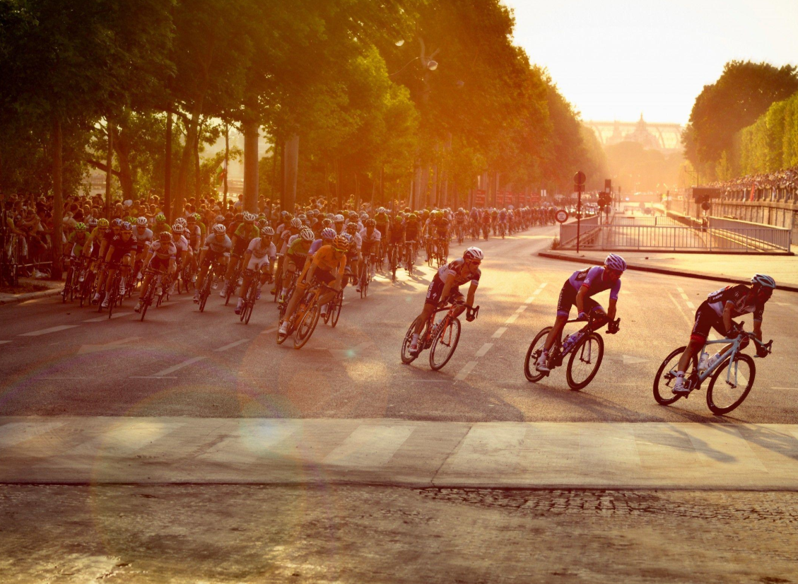 Cycling Jerseys vs. Aero Suits: Racing vs. Daily Rides